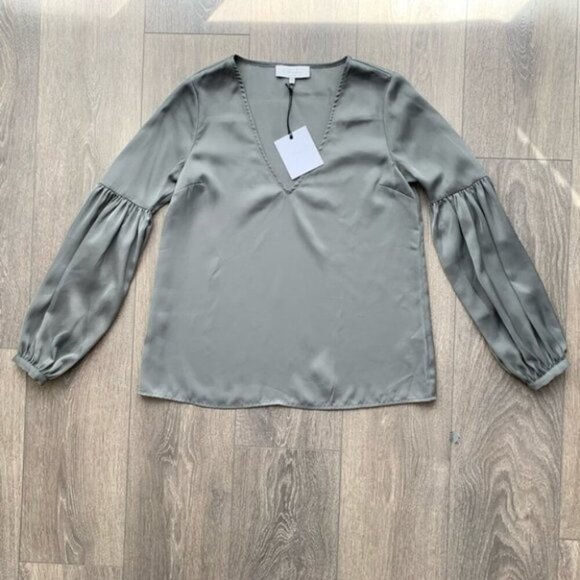 Revolve L'Academie Maya Blouse Olive Green V-Neck Long Sleeve Size XS - Picture 2 of 14